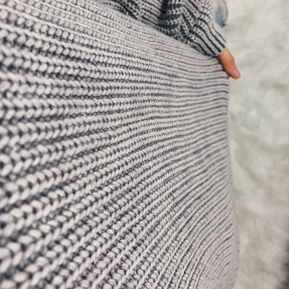 🆕 Charcoal Gray Vintage Washed Sweater - Picture 6 of 6